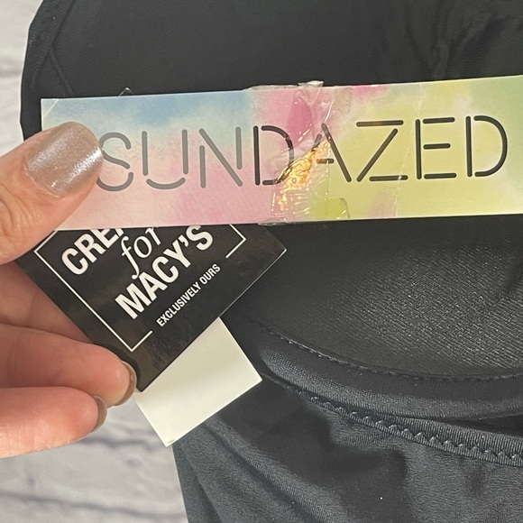 SUNDAZED  Women’s Willa Twist One-Piece Swimsuit Black Size 36D NWT Lace-Up Back - Picture 9 of 10